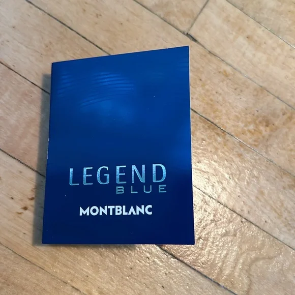 9 Travel Scents for Men - Picture 5 of 10